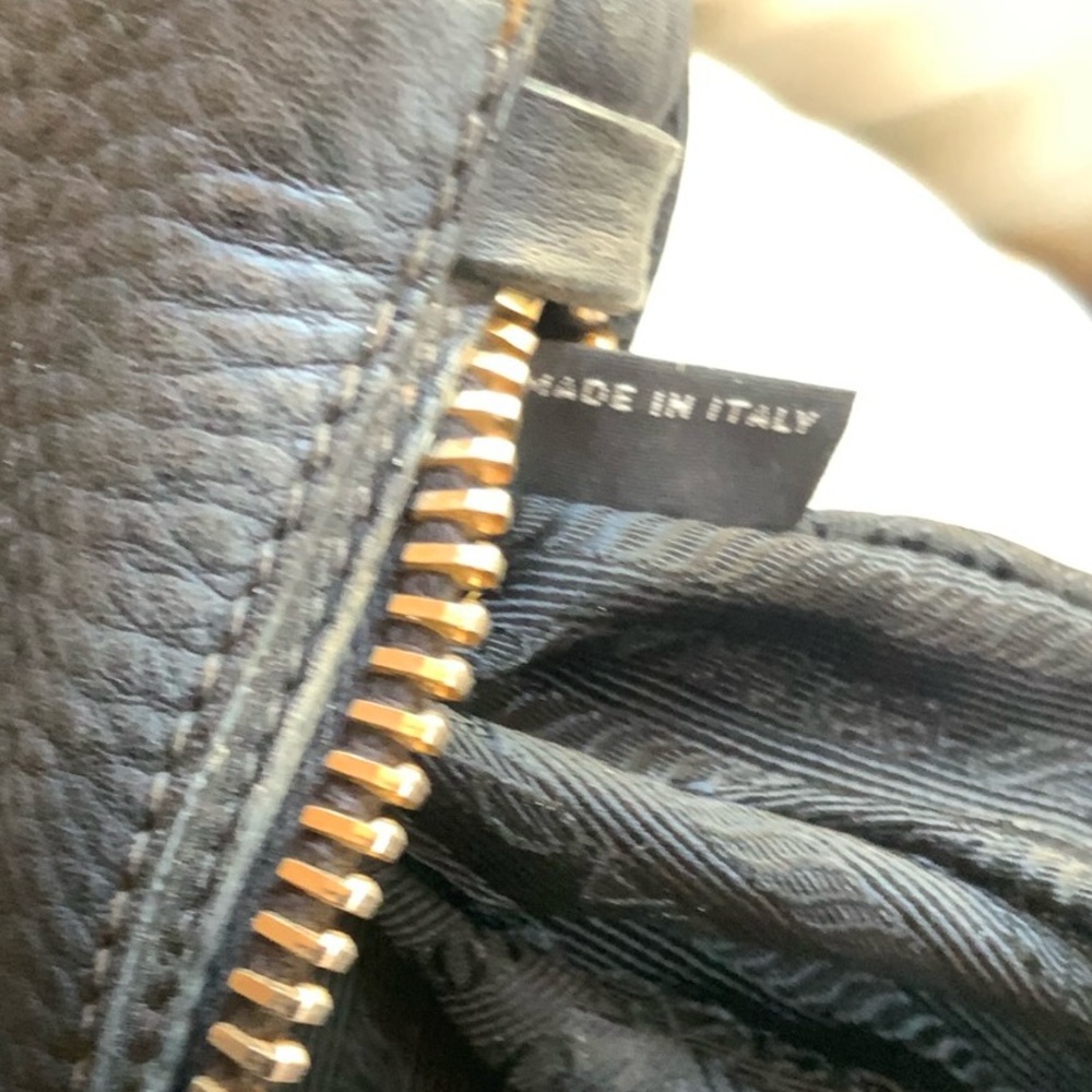 Prada Daino Vintage Shoulder Bag🖤 - Picture 14 of 16